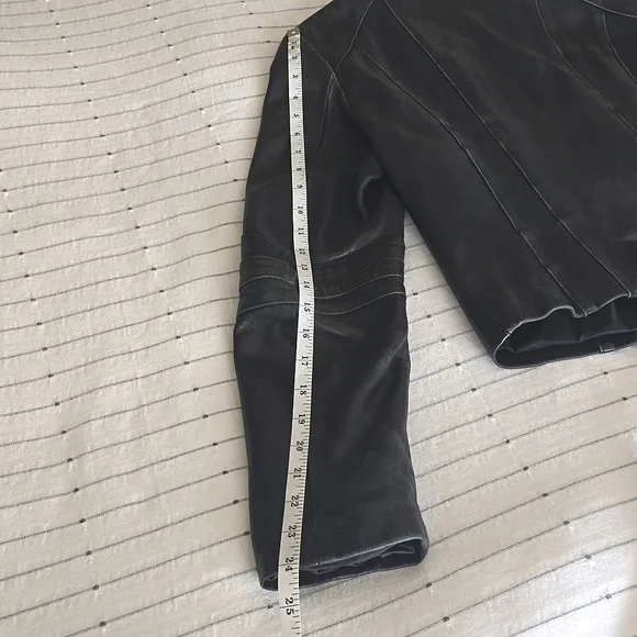 Cropped leather jacket - Picture 10 of 15